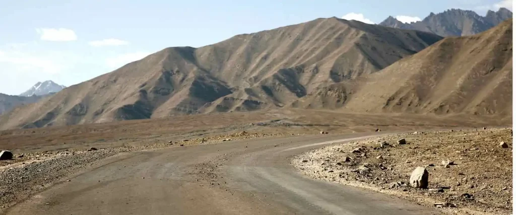 Leh Ladakh Way Magnetic Hill In India Secret Explained: 'मिस्ट्री हिल' का अनूठा रहस्य
