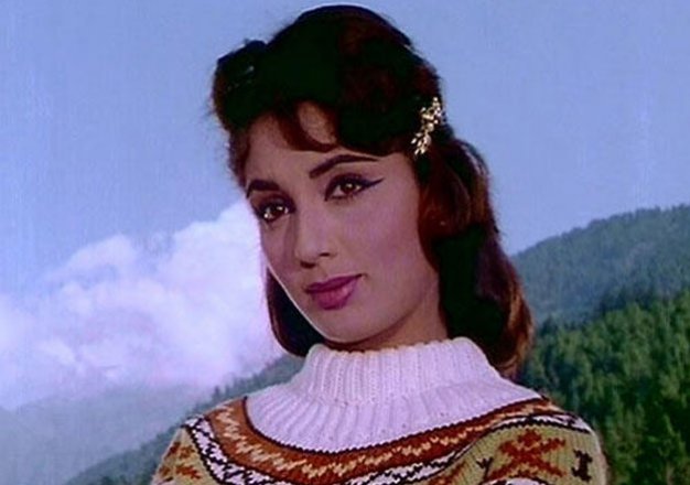 Sadhna in Western looks जब अभिनेत्री साधना को उनकी नरगिसी आँखों ने दिया धोखा 