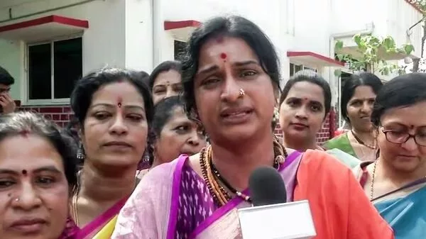Madhavi-Latha-the-BJP-candidate-contesting-against-Owaisi-in-Lok-Sabha-from-Hyderabad